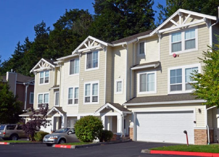 Townhouse with garage in Issaquah, Washington